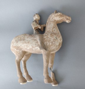 Cheval en terre cuite époque Tang: avant restauration